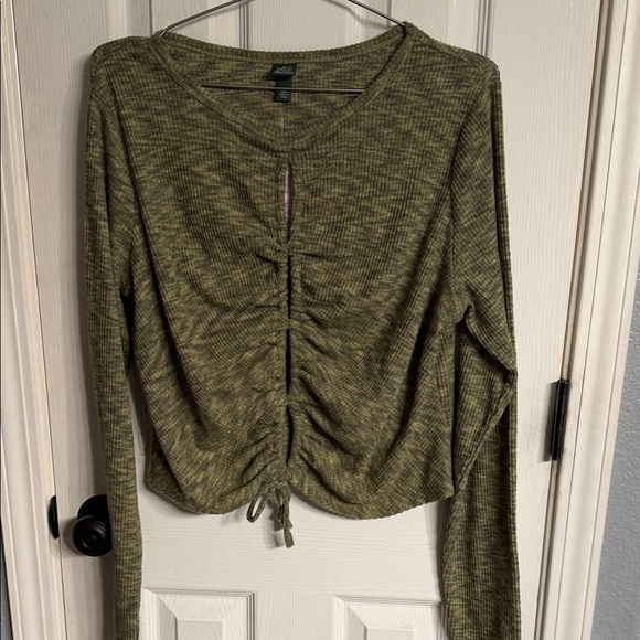 wild fable Tops - Wild Fable xxl Olive Green Ruched Long Sleeve Top very soft